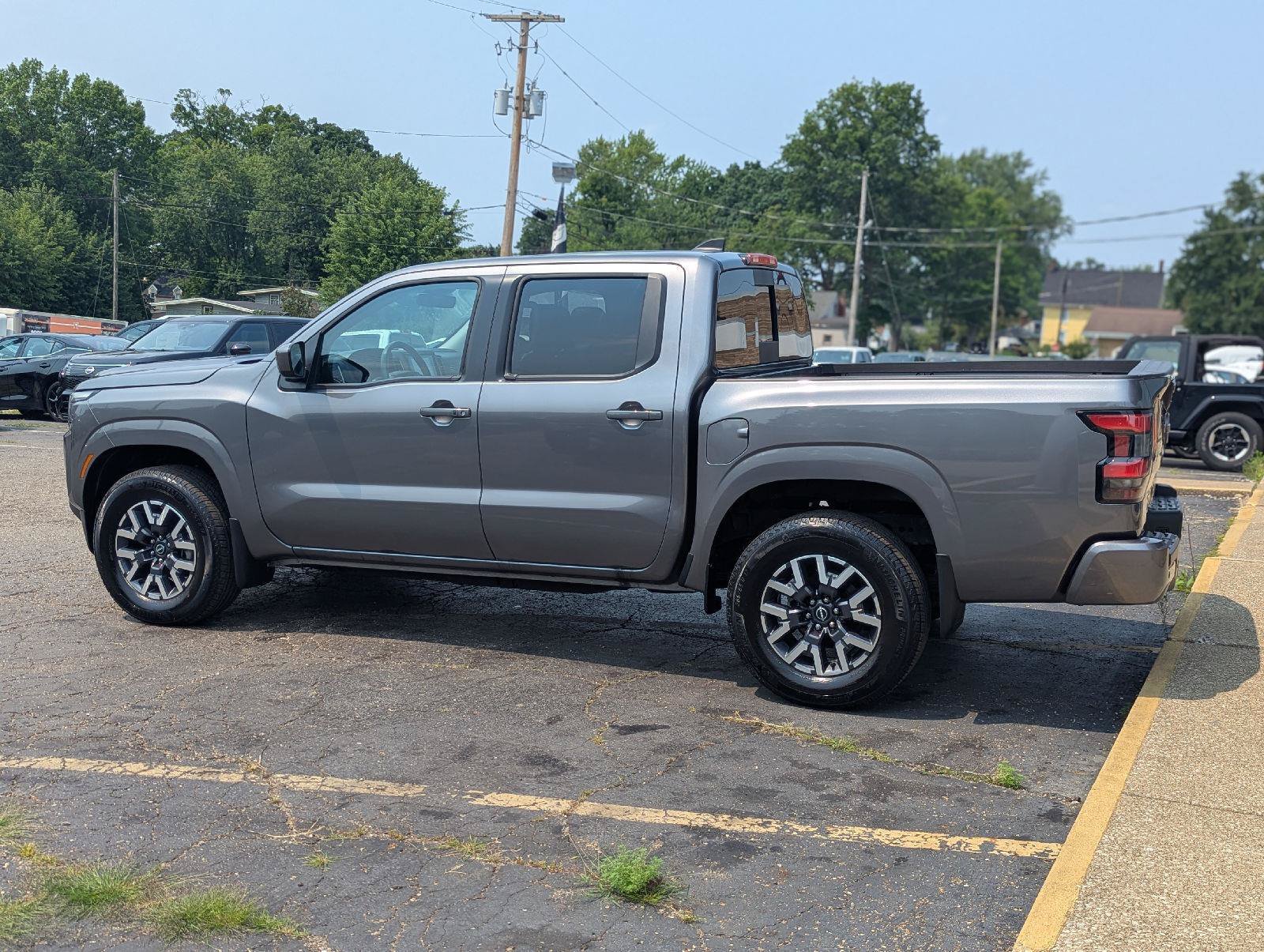 Used 2024 Nissan Frontier SL w/ Technology Package AWD/4WD image 11