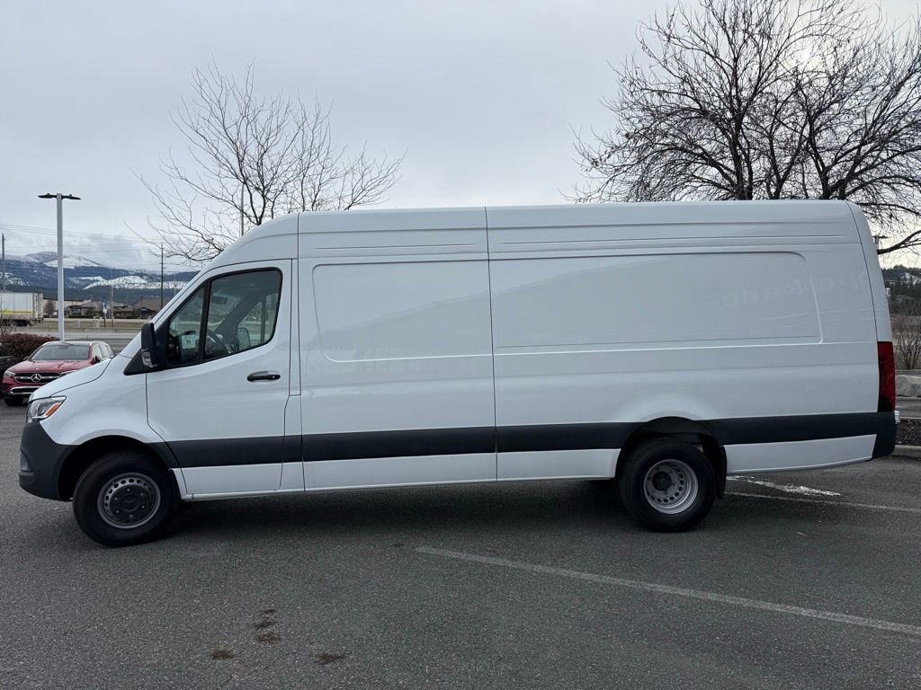 New 2025 Mercedes-Benz Sprinter 4500 image 2