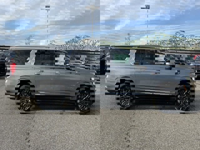 New 2026 GMC Yukon XL Elevation w/ LPO, Floor Liner Package image 6