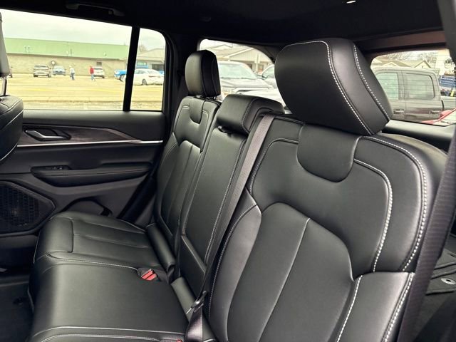 Used 2024 Jeep Grand Cherokee Limited w/ Trailer Tow Package image 11