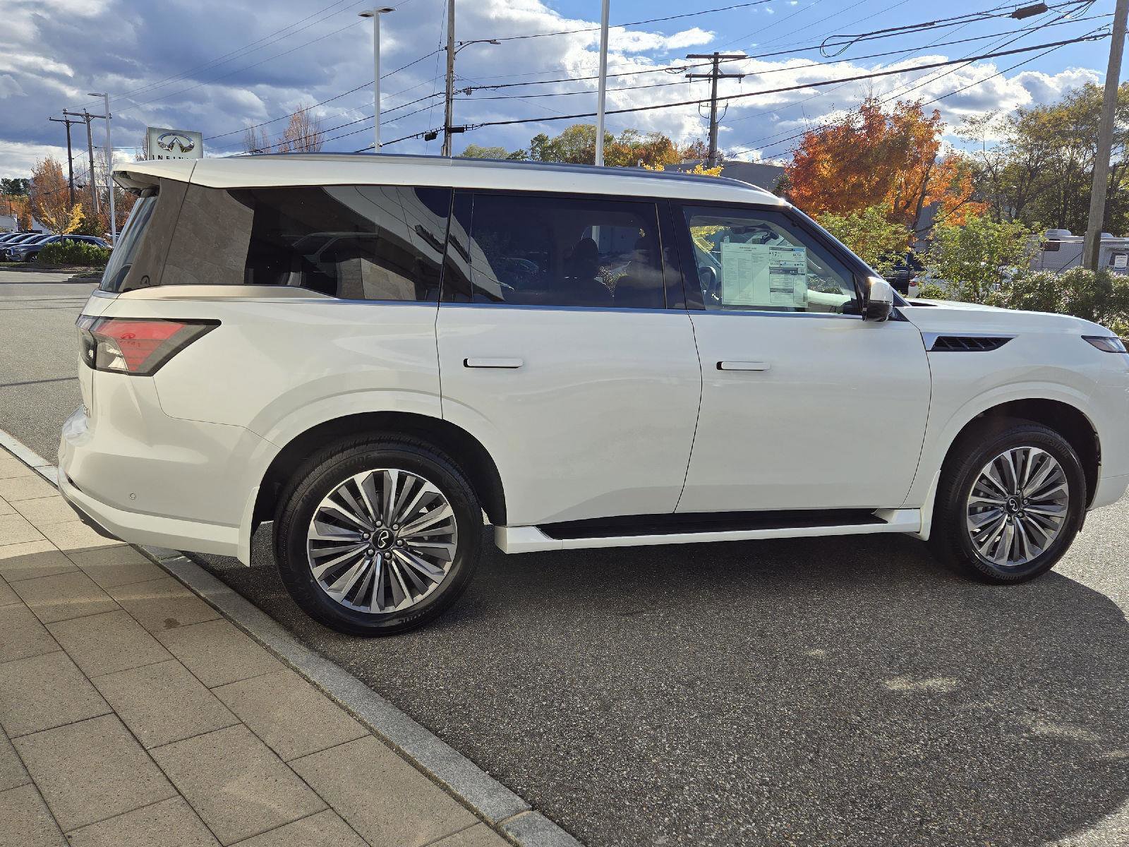 New 2026 INFINITI QX80 Luxe image 14