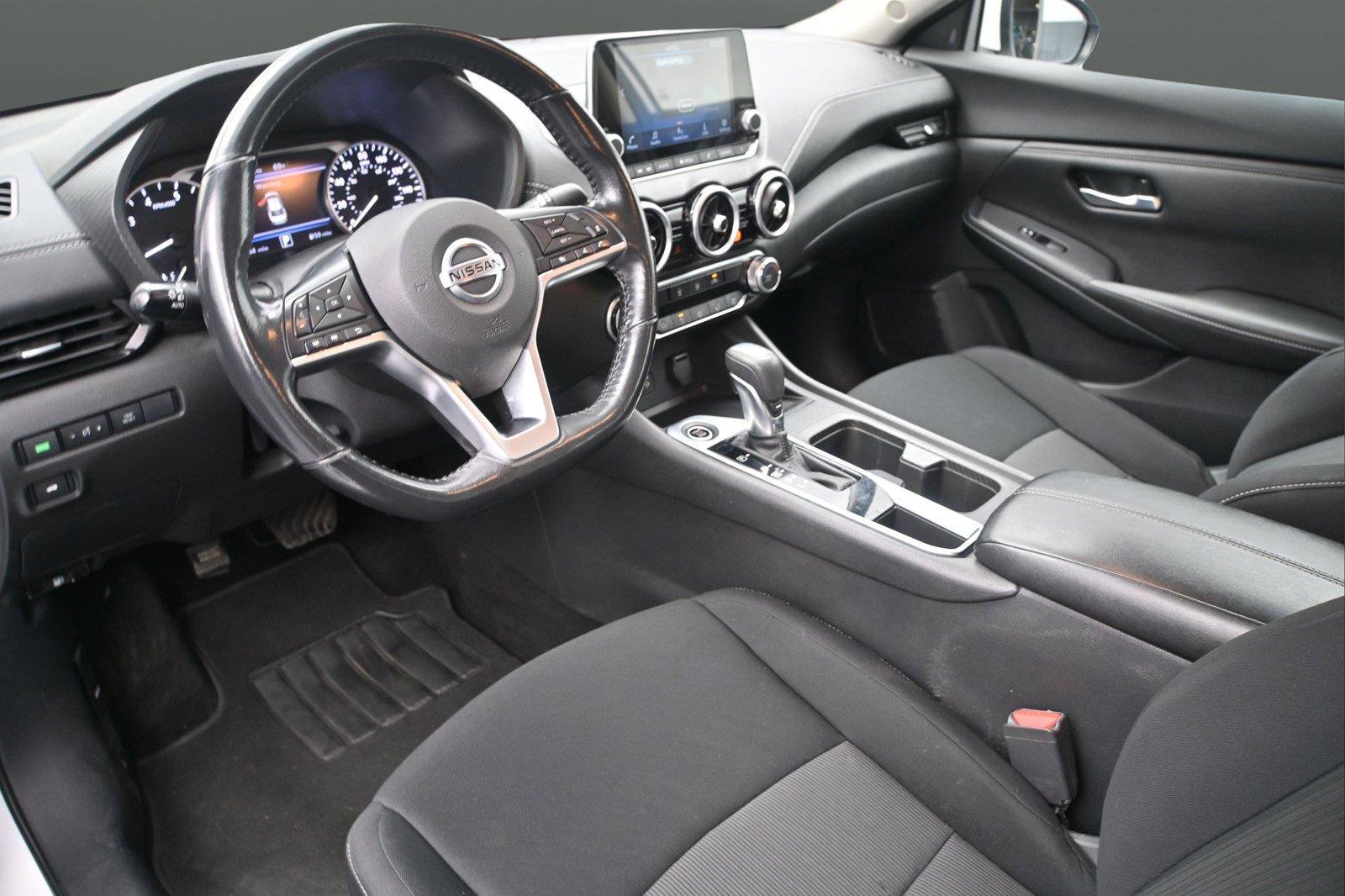 Used 2022 Nissan Sentra SV FWD image 2