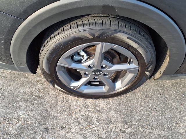 Used 2025 Kia K4 FWD image 6