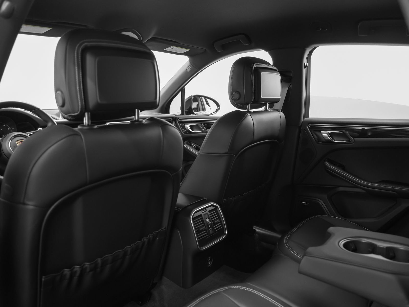 Certified 2023 Porsche Macan GTS image 45