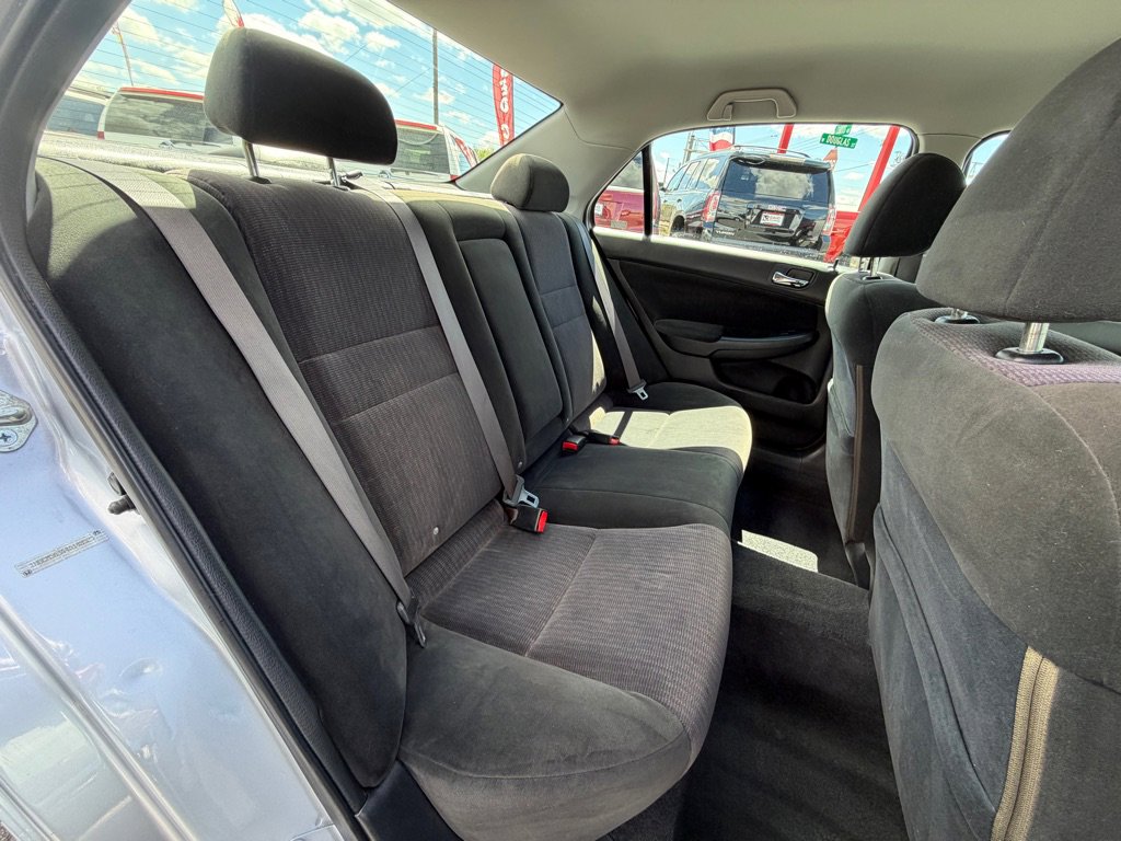 Used 2004 Honda Accord LX image 7
