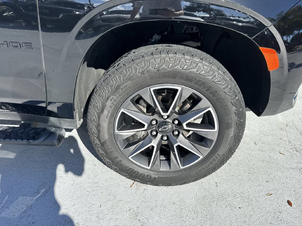 Used 2023 Chevrolet Tahoe Z71 w/ Luxury Package AWD/4WD image 59