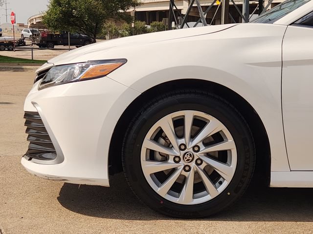 Used 2024 Toyota Camry LE FWD image 5