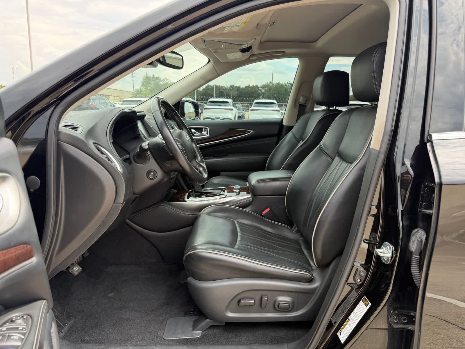Used 2019 INFINITI QX60 Luxe w/ Sensory Package FWD image 16