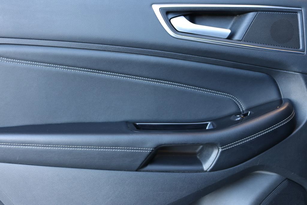 Used 2017 Ford Edge Titanium image 22