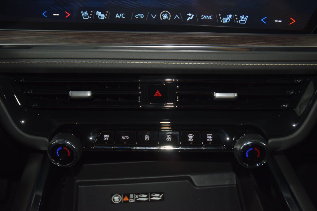 New 2026 Chevrolet Suburban Premier AWD/4WD image 34