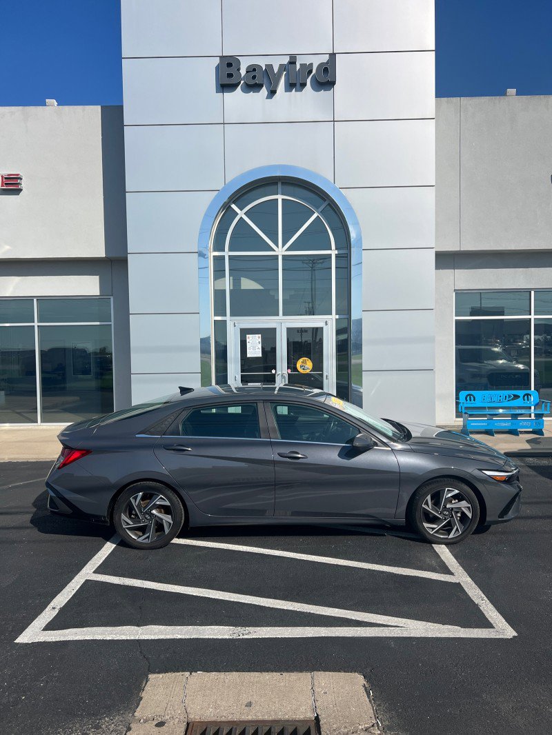 Used 2024 Hyundai Elantra Limited