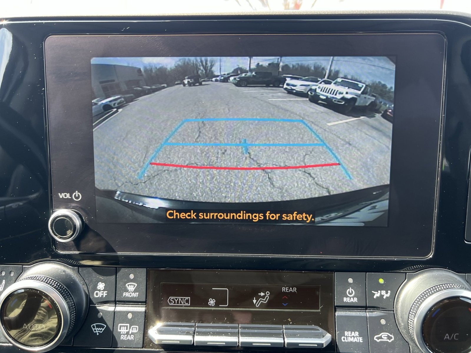 Used 2023 Toyota Highlander XLE image 19