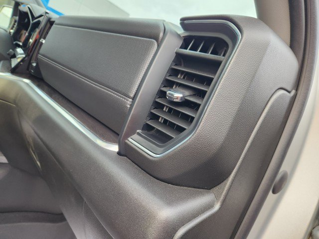 Used 2022 Chevrolet Silverado 1500 LTZ w/ LTZ Premium Package image 15