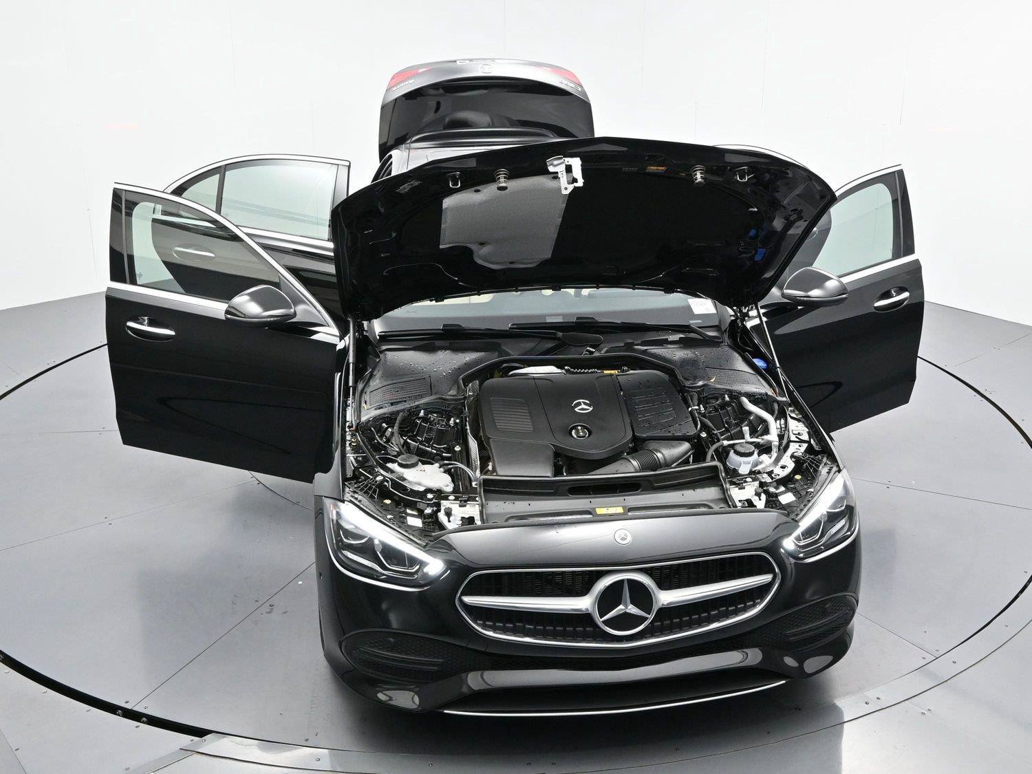 Used 2025 Mercedes-Benz C 300 4MATIC Sedan image 41