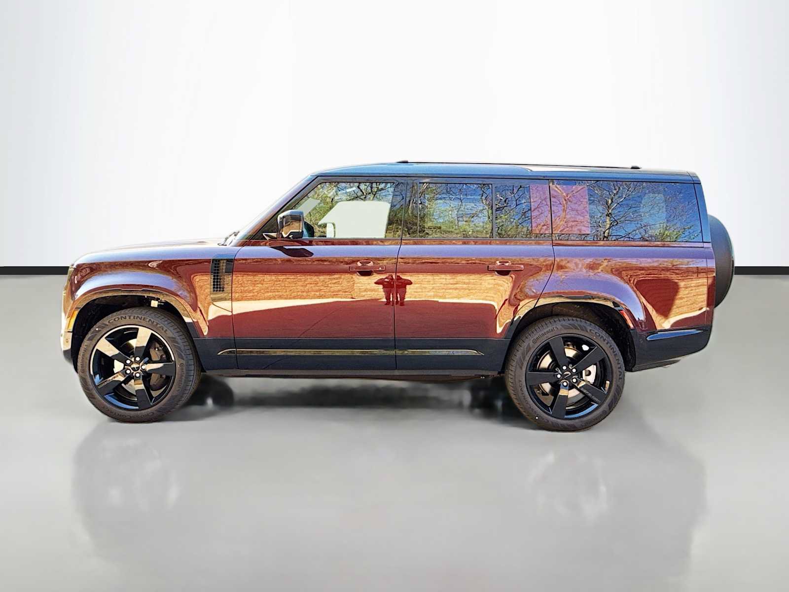 New 2026 Land Rover Defender 130 X-Dynamic SE AWD/4WD image 5