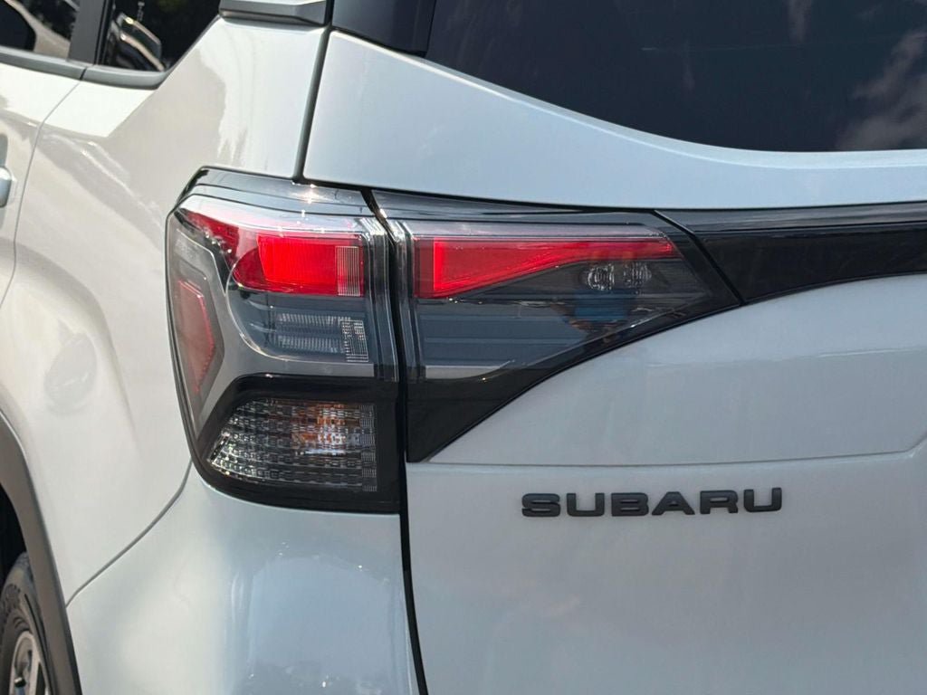 Used 2025 Subaru Forester Touring w/ Popular Package - Touring AWD/4WD image 10