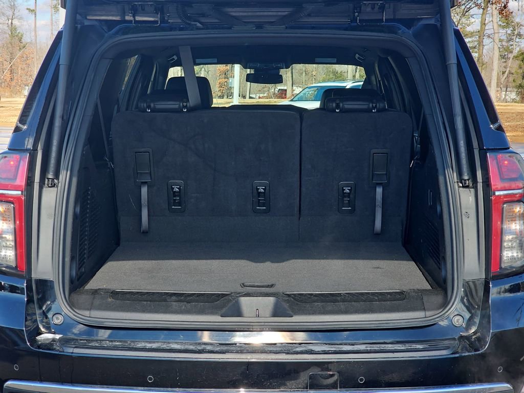 Used 2024 Chevrolet Suburban LT image 16