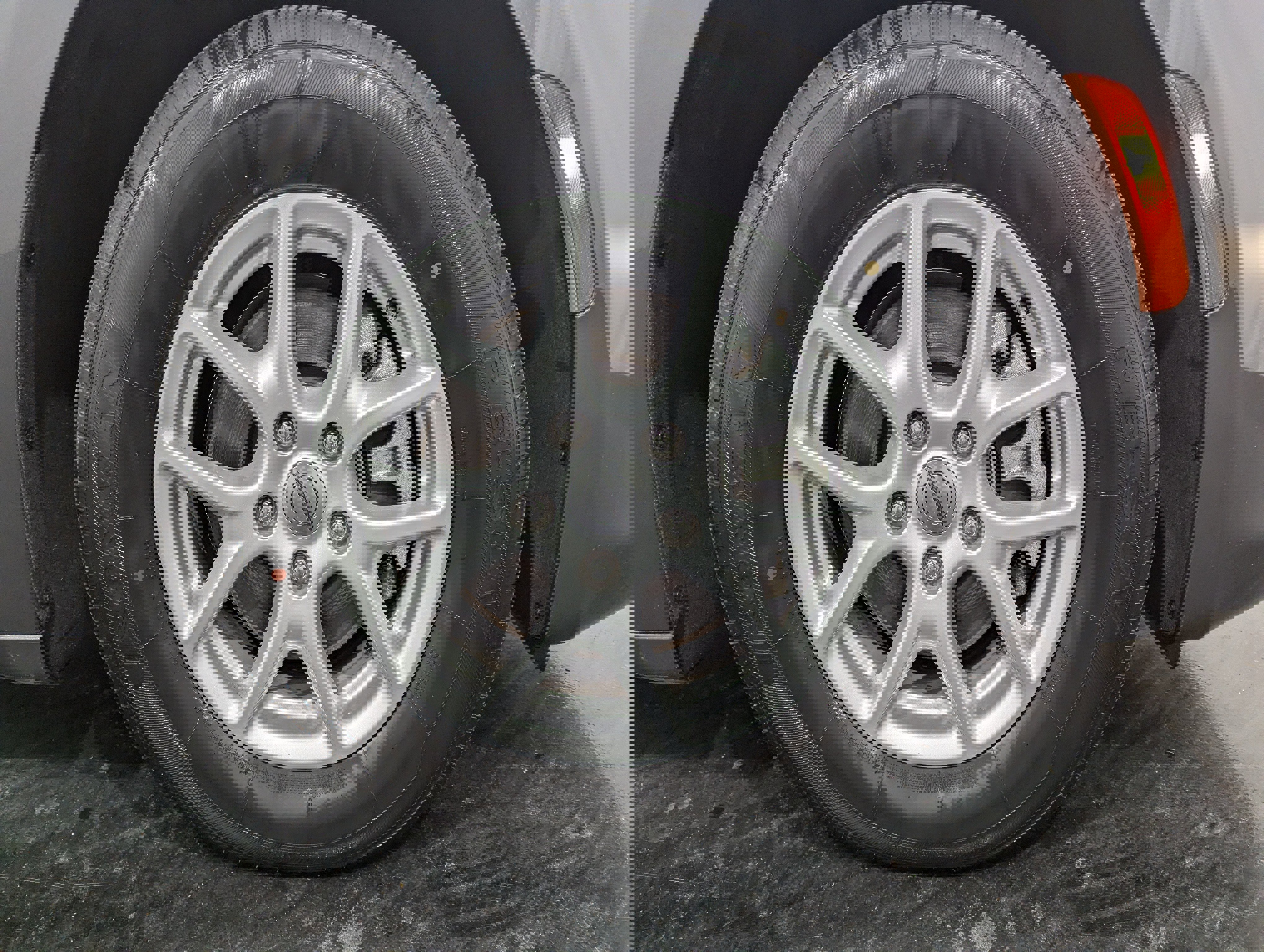 Used 2023 Chrysler Voyager LX image 6