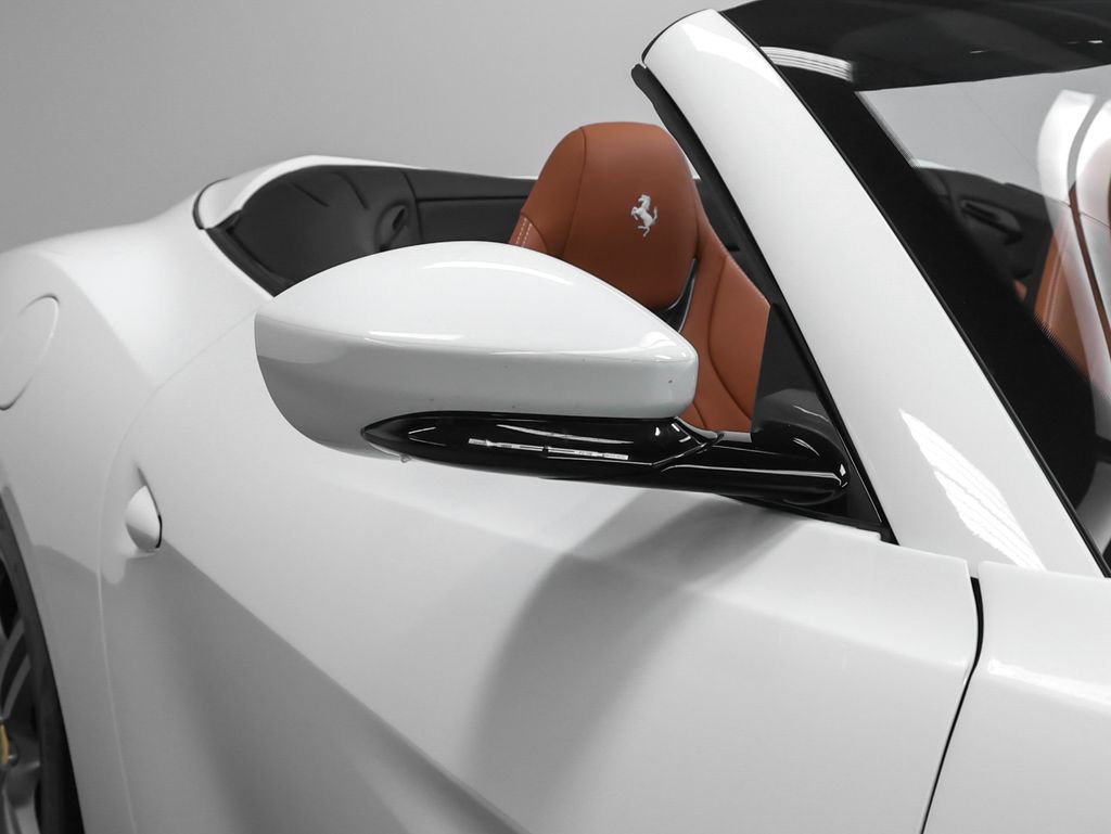 Certified 2022 Ferrari Portofino M RWD image 6