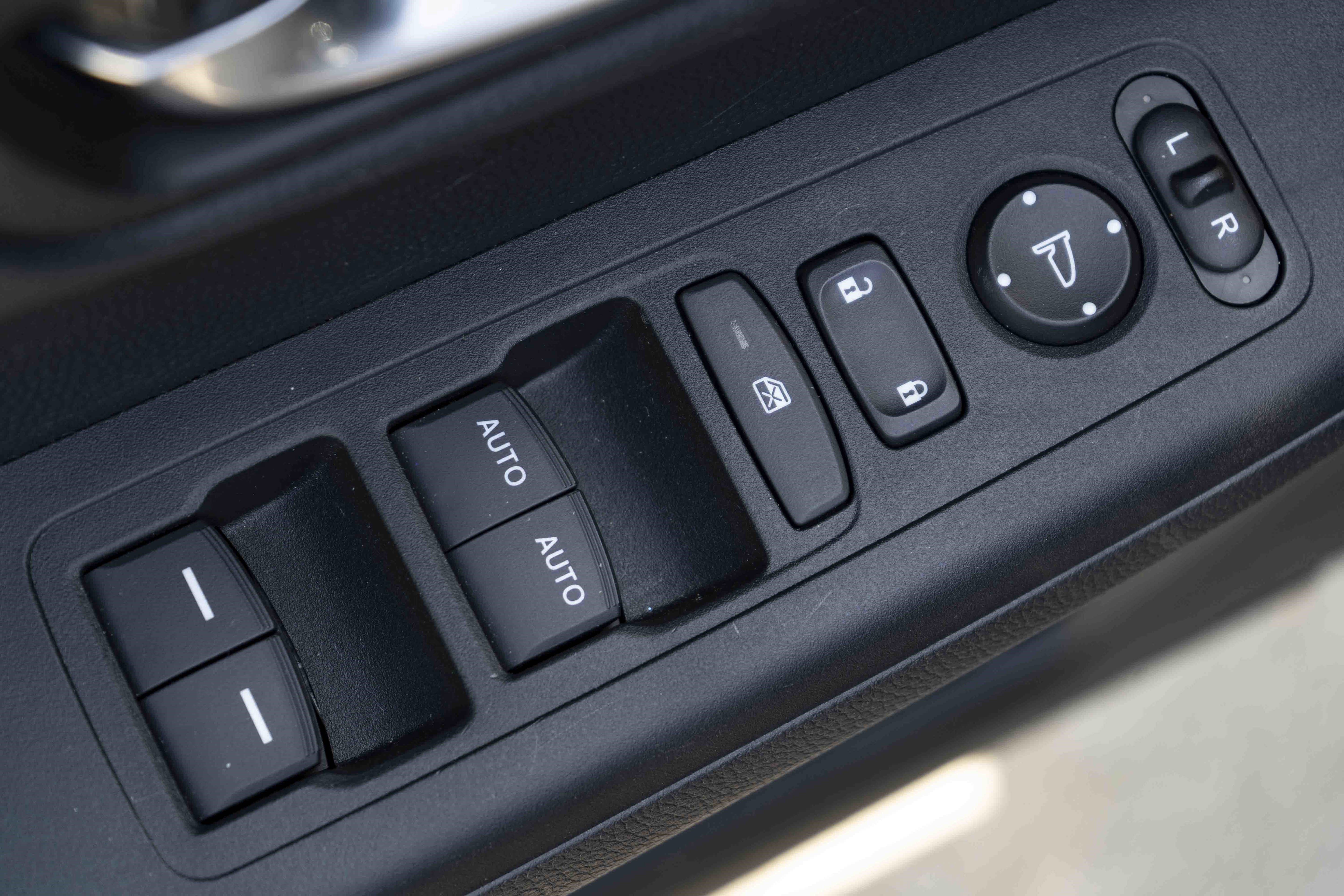 Used 2025 Honda CR-V Sport image 36