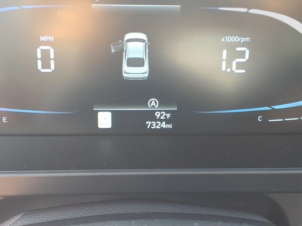 Certified 2025 Hyundai Elantra SE FWD image 20