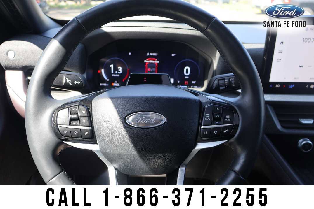 Used 2025 Ford Explorer Platinum image 27