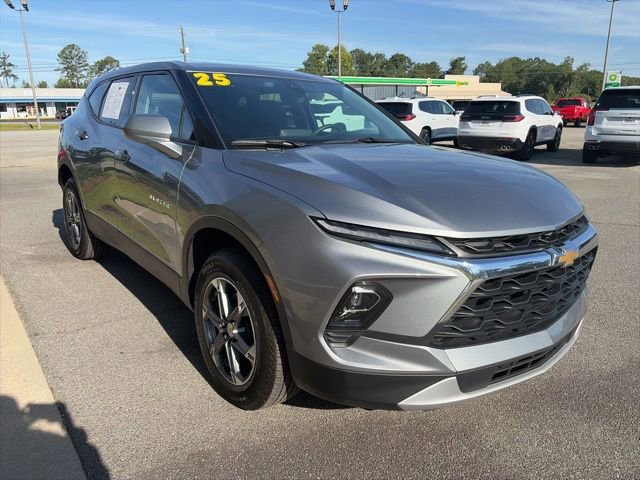 Used 2025 Chevrolet Blazer LT FWD image 5