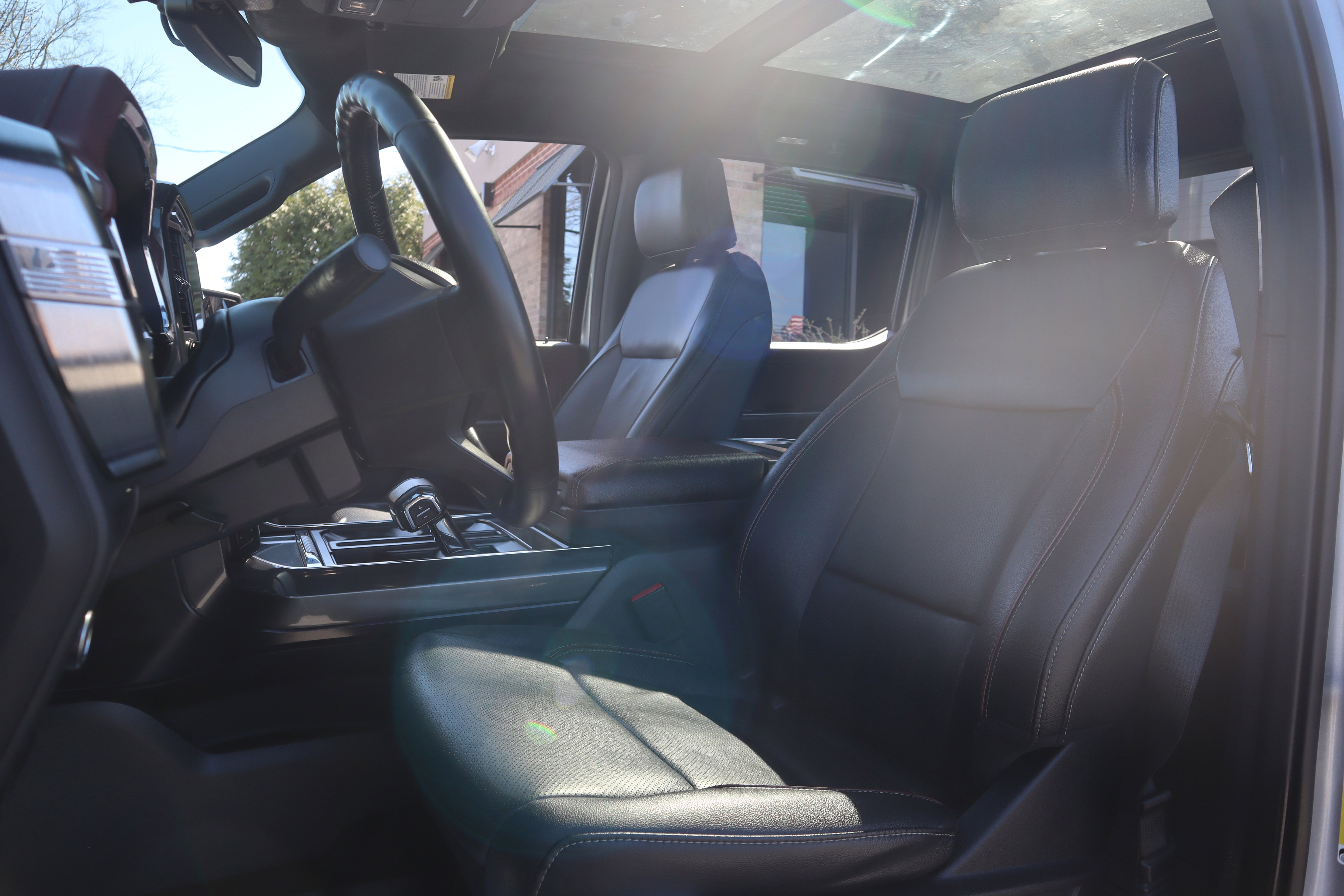 Used 2022 Ford F150 Lariat w/ Max Trailer Tow Package image 32