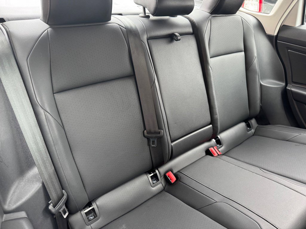 Used 2019 Volkswagen Jetta SE w/ Cold Weather Package image 9