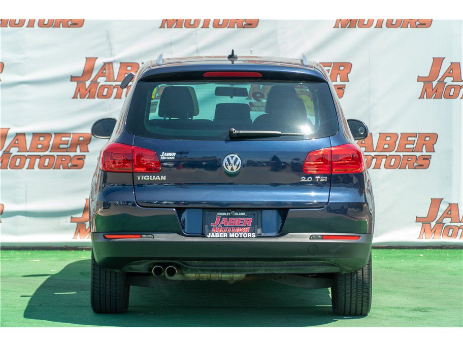 Used 2013 Volkswagen Tiguan S FWD image 2
