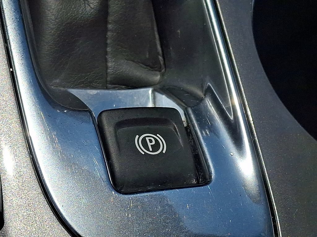 Used 2025 Chevrolet Malibu LT FWD image 23