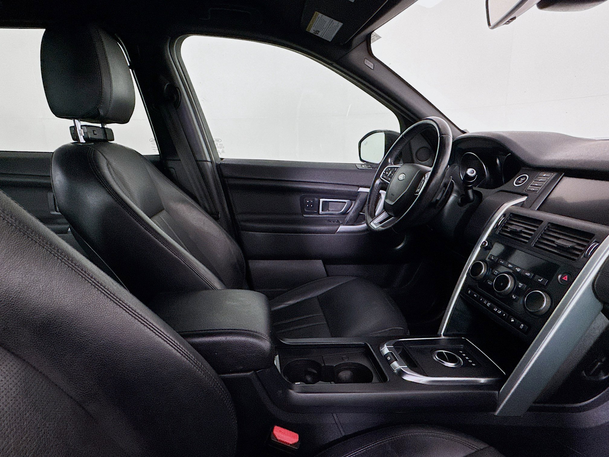 Used 2019 Land Rover Discovery Sport HSE image 28