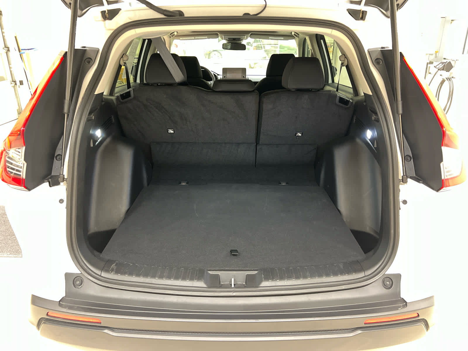 Used 2024 Honda CR-V EX image 3
