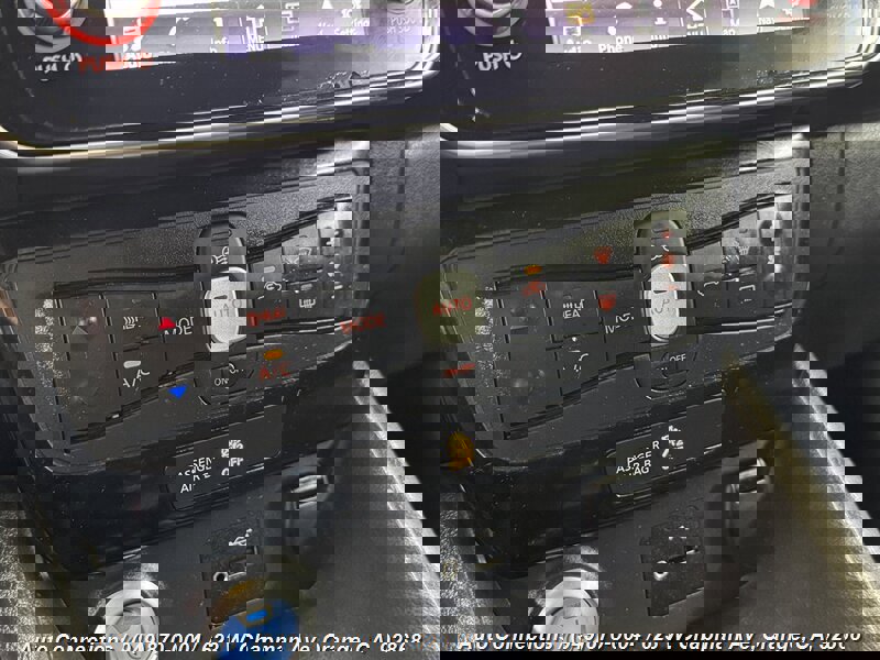 Used 2018 Nissan Leaf SV w/ SV Technology Package image 19