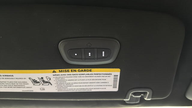 Used 2025 Chrysler Pacifica Pinnacle w/ Trailer Tow Group AWD/4WD image 45