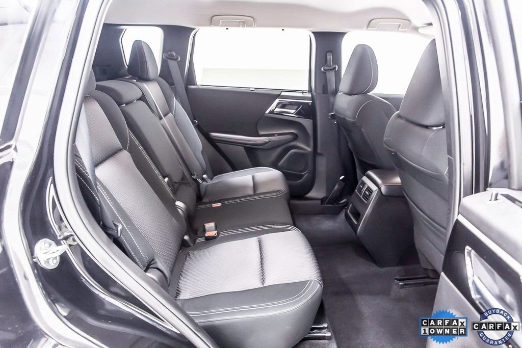 Used 2024 Mitsubishi Outlander ES image 33