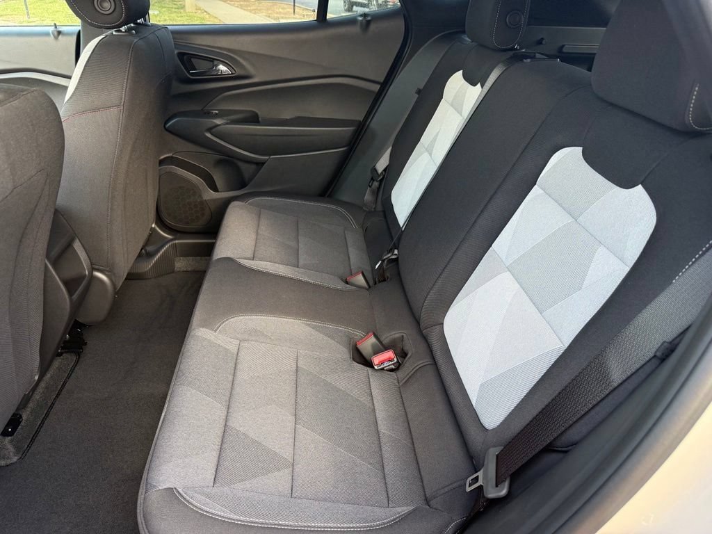New 2026 Chevrolet Trax RS w/ Sunroof Package FWD image 11