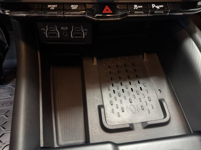 Used 2025 Dodge Durango R/T w/ Blacktop Package AWD/4WD image 19