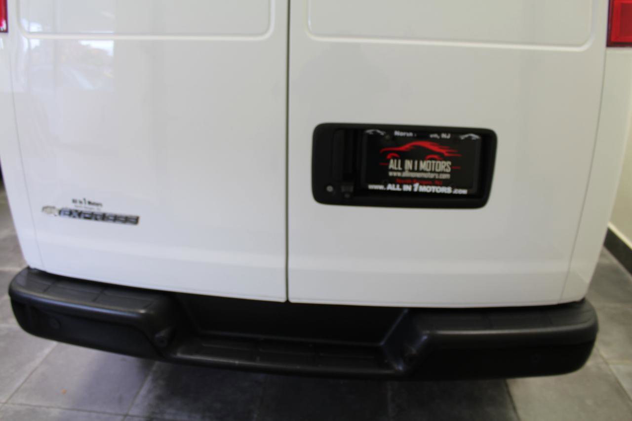 Used 2020 Chevrolet Express 2500 RWD image 6