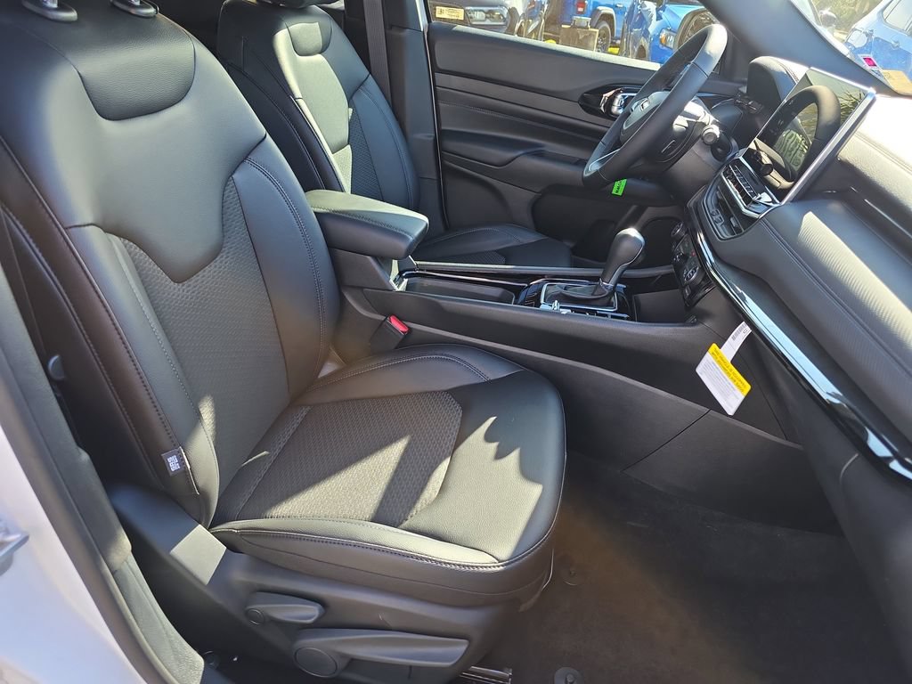 New 2026 Jeep Compass Latitude AWD/4WD image 40