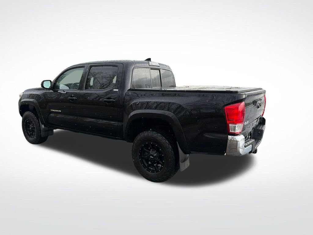 Used 2017 Toyota Tacoma SR5 w/ Tow Package AWD/4WD image 7
