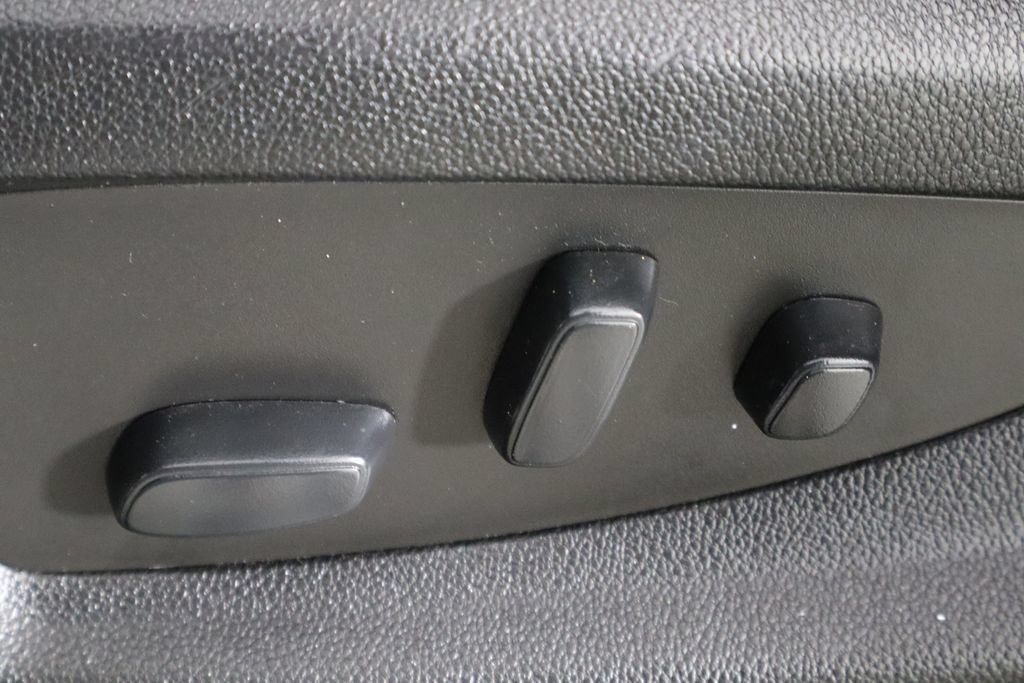 Used 2019 Chevrolet Tahoe 2WD w/ Enhanced Driver Alert Package image 25