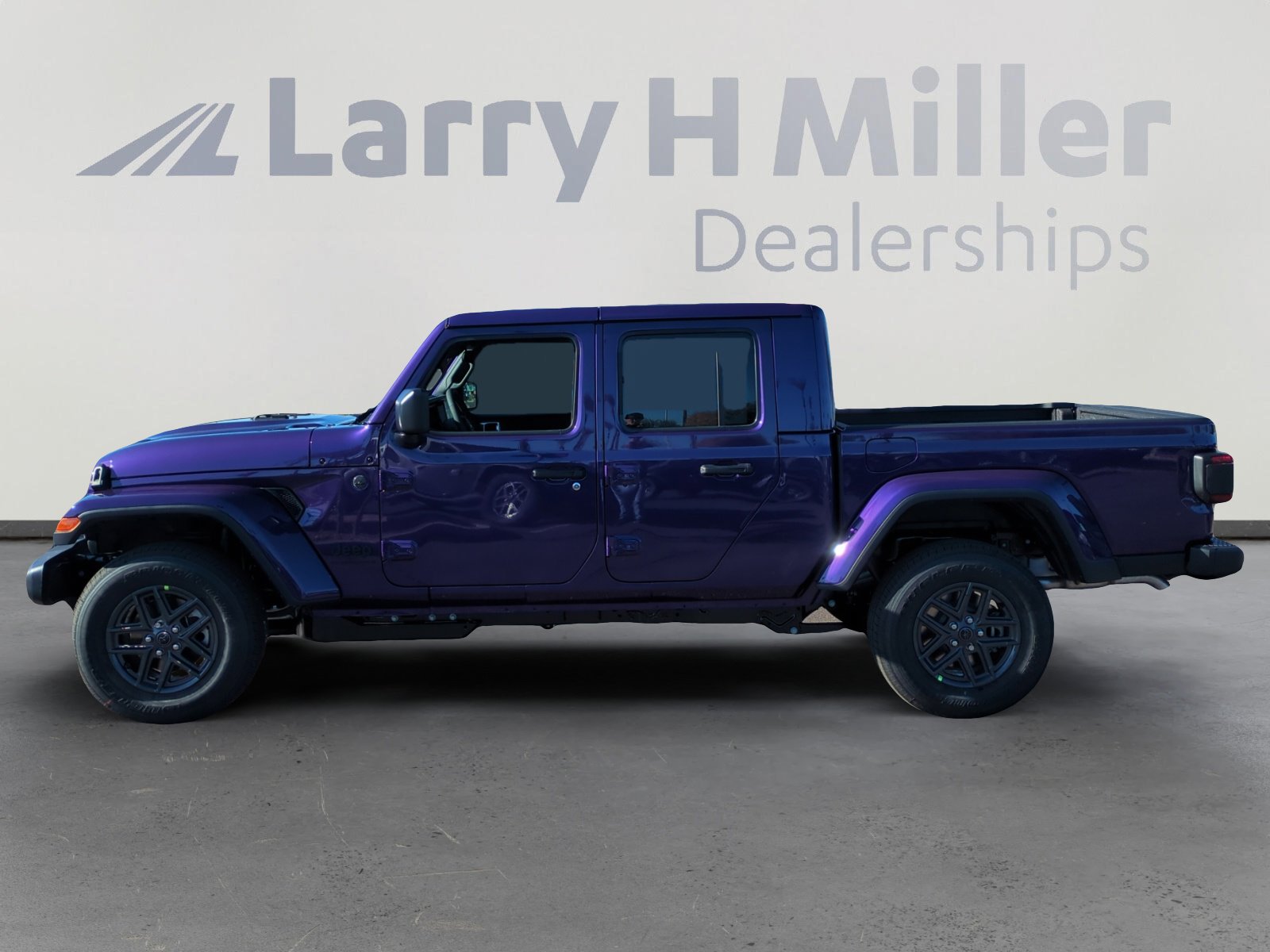 New 2026 Jeep Gladiator Sport image 2
