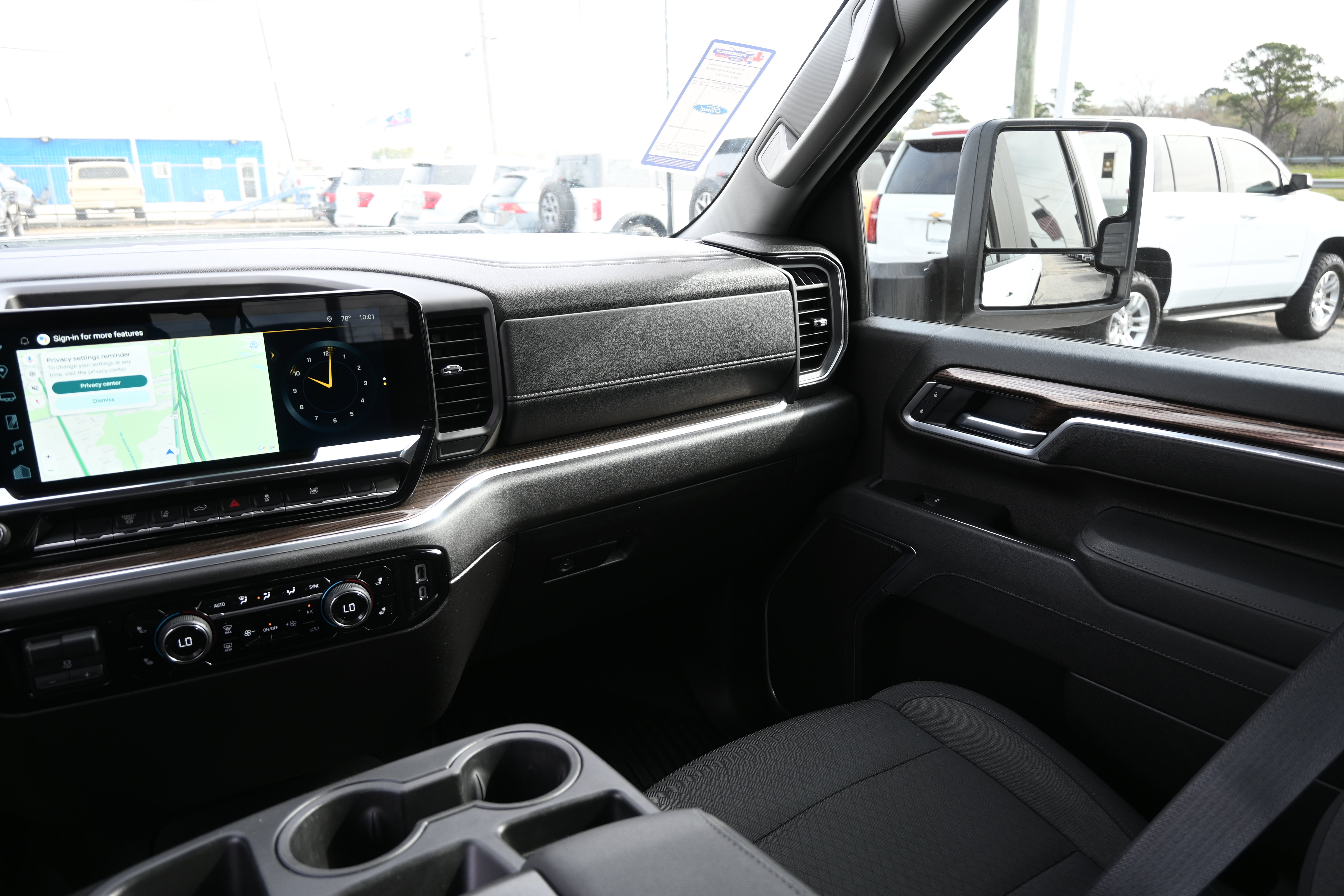 Used 2025 Chevrolet Silverado 2500 LT w/ Convenience Package image 31