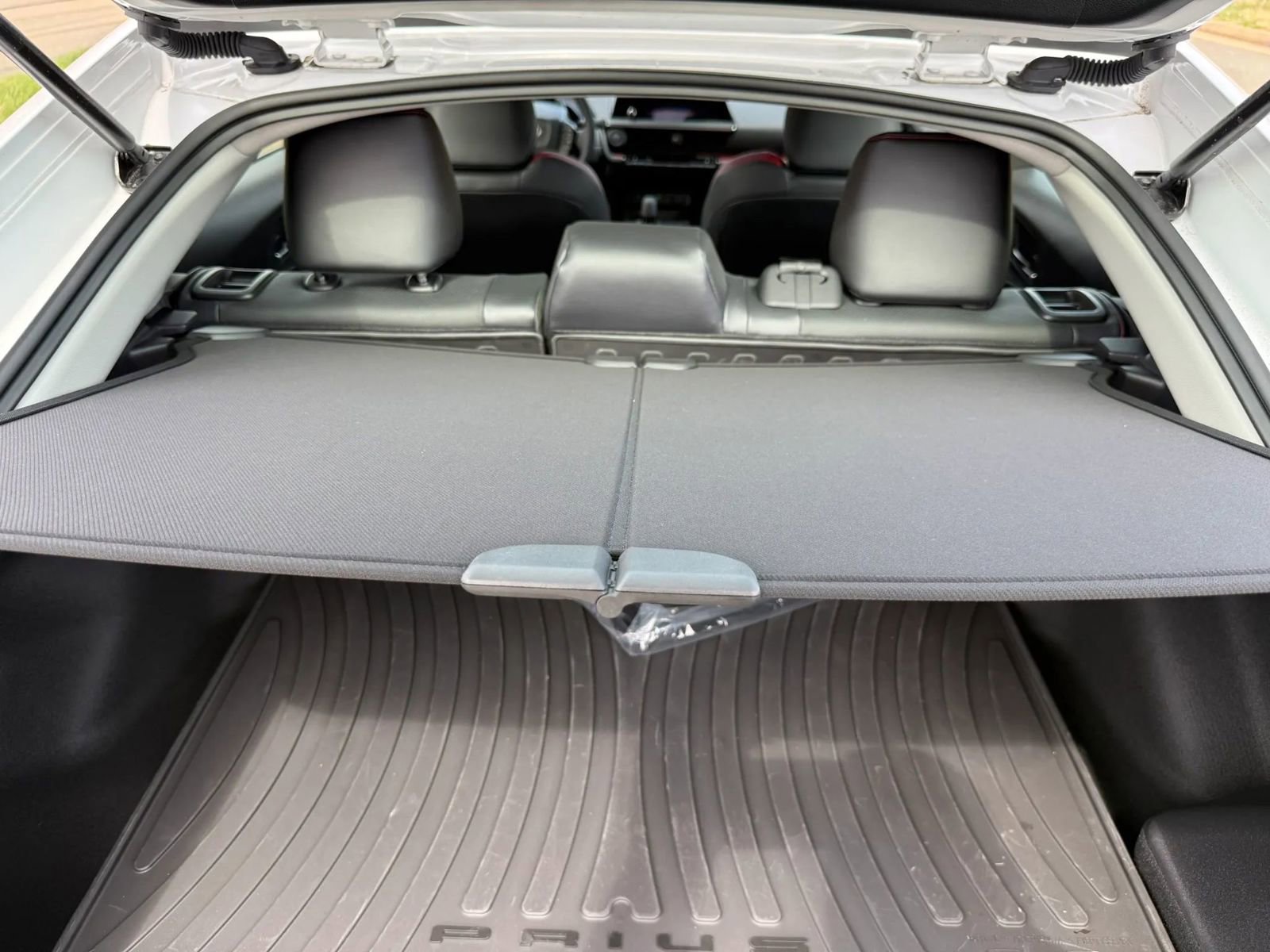 Used 2026 Toyota Prius Plug-In Hybrid FWD image 37