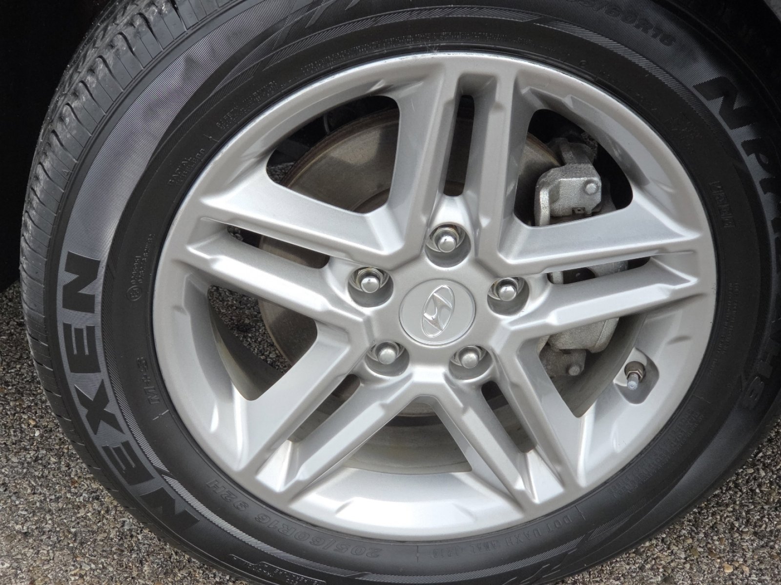 Used 2019 Hyundai Kona SE w/ Cargo Package image 9