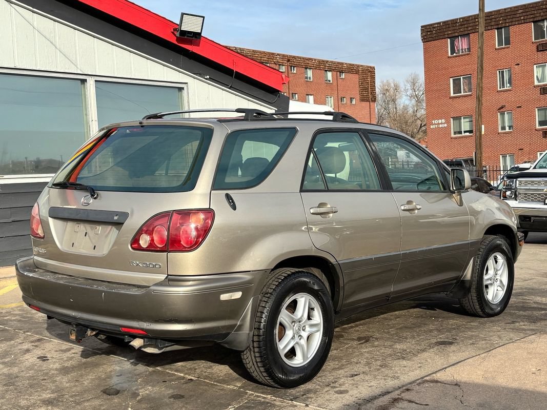 Used 2000 Lexus RX 300 FWD image 4
