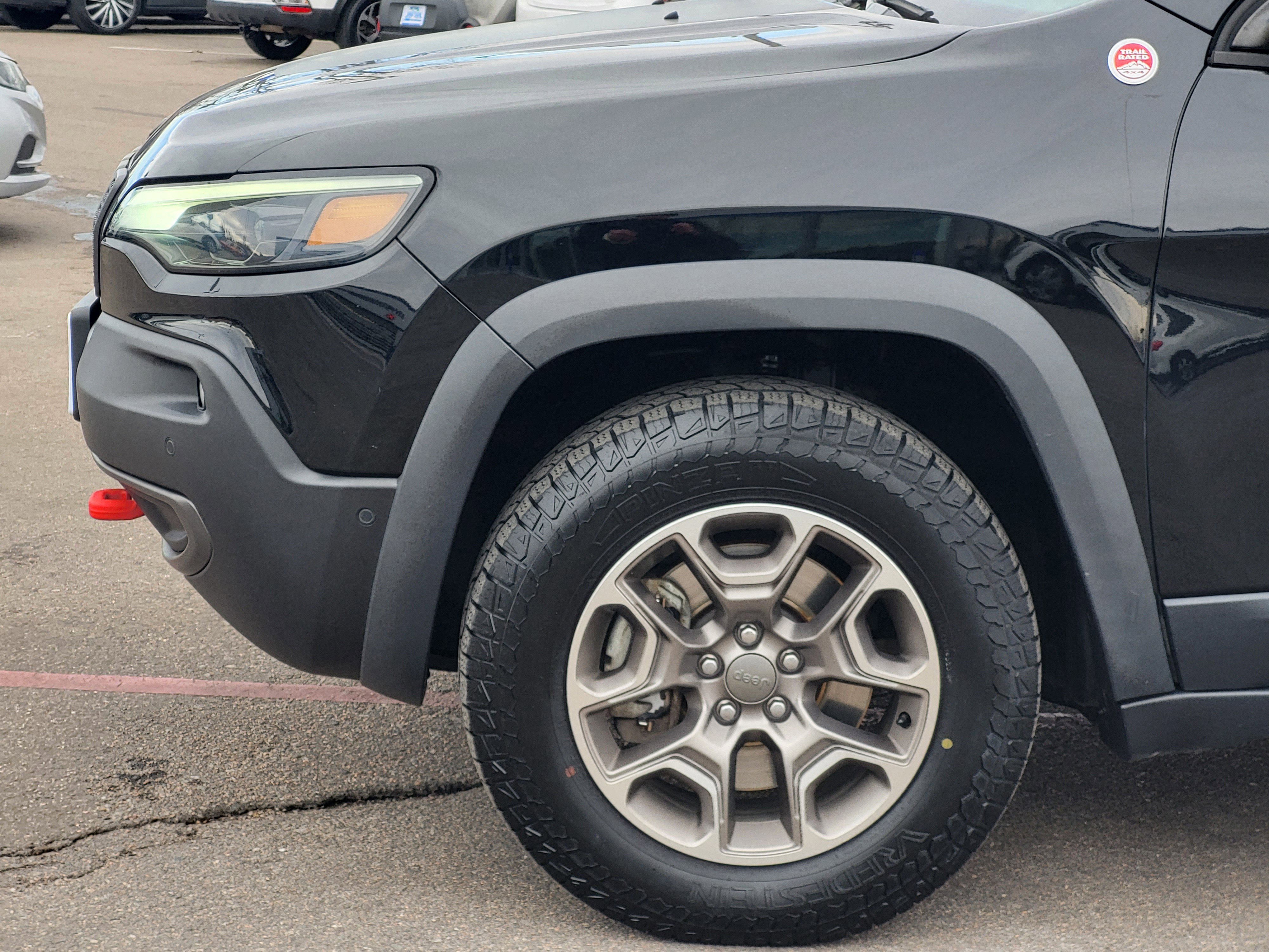 Used 2020 Jeep Cherokee Trailhawk image 9