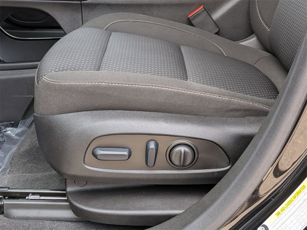 Used 2023 GMC Acadia SLE w/ Driver Convenience Package image 13