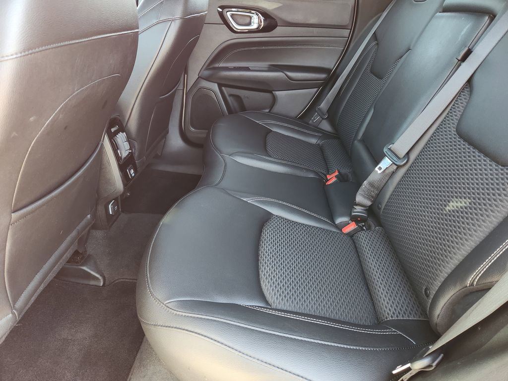 Used 2024 Jeep Compass Latitude w/ Convenience Group image 35